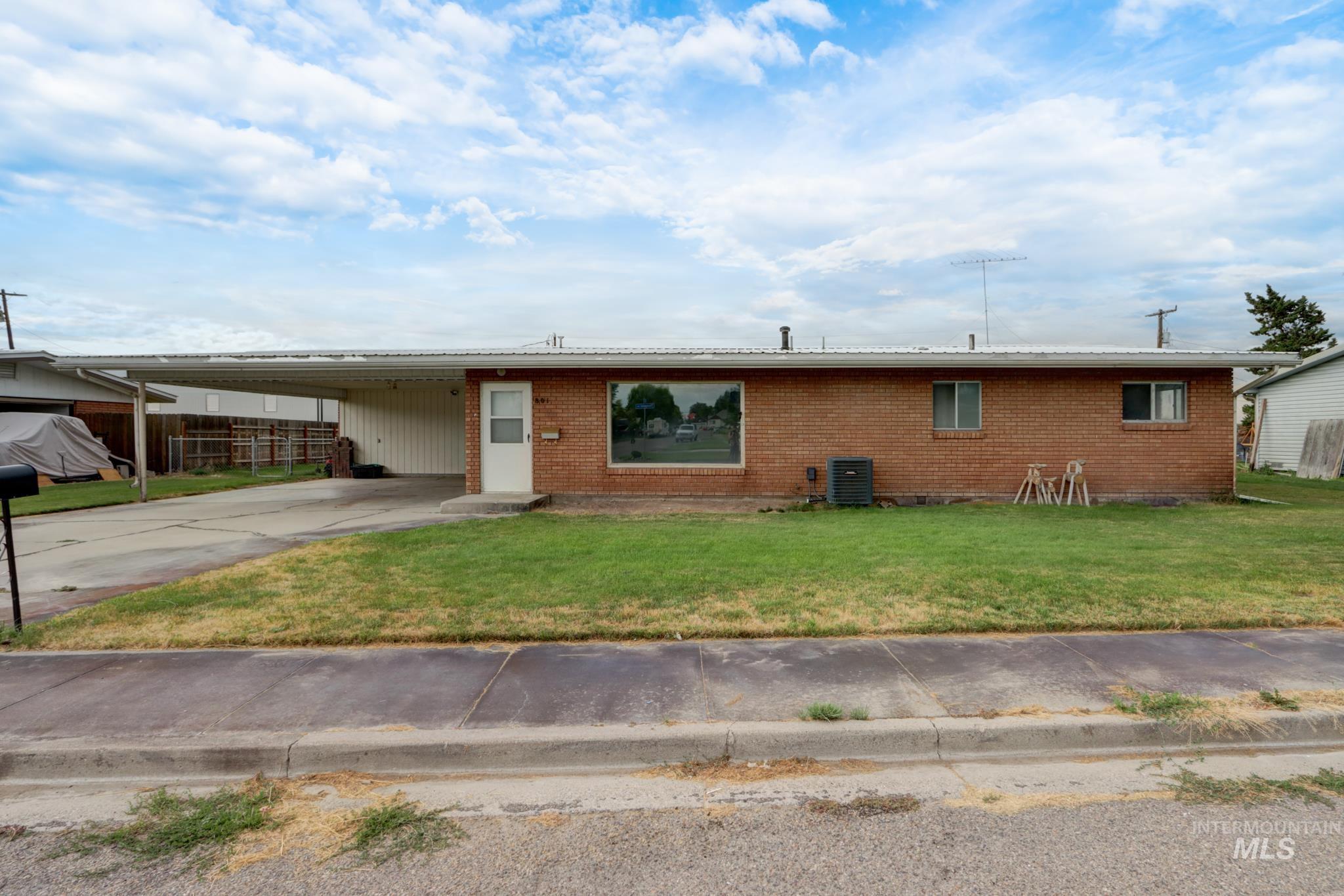 801 Thompson Avenue Nyssa, OR 97913 - Photo 46 of 46 Brick exterior with a single-story design
