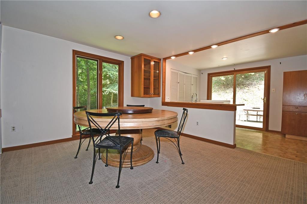986 Segar Road Pittsburgh, PA 15243 - Photo 10 of 48