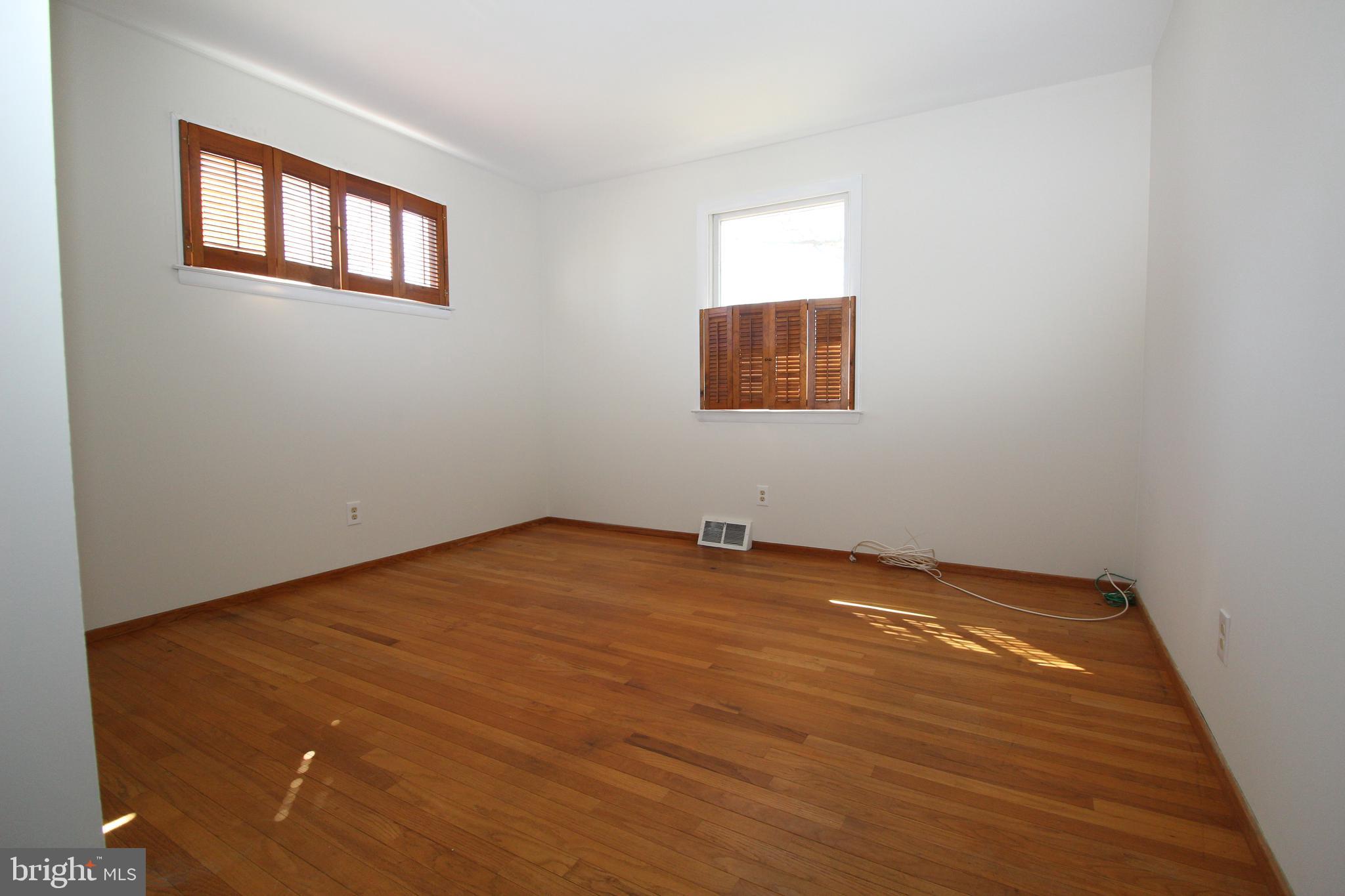 105 Woodwind Road Baltimore, MD 21228 - Photo 20 of 43 Bedroom