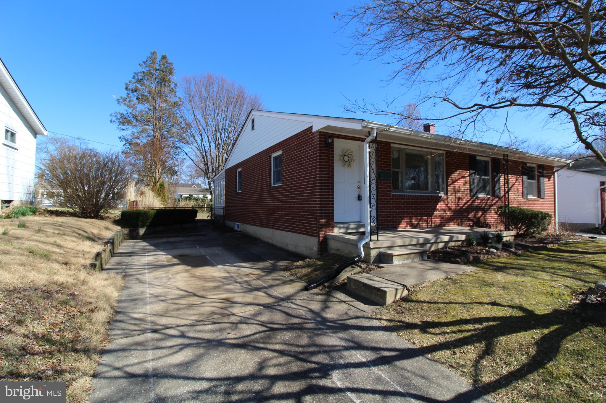 105 Woodwind Road Baltimore, MD 21228 - Photo 3 of 43 Driveway