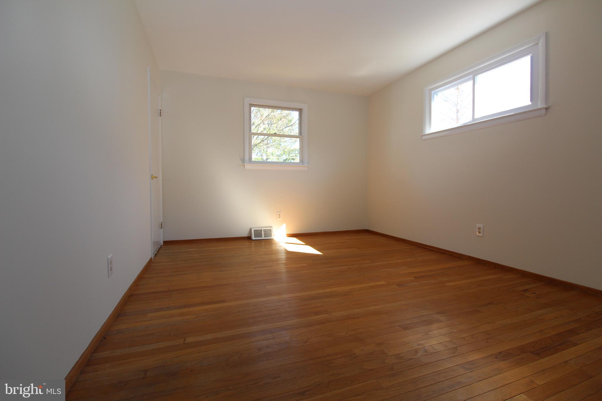 105 Woodwind Road Baltimore, MD 21228 - Photo 21 of 43 Bedroom