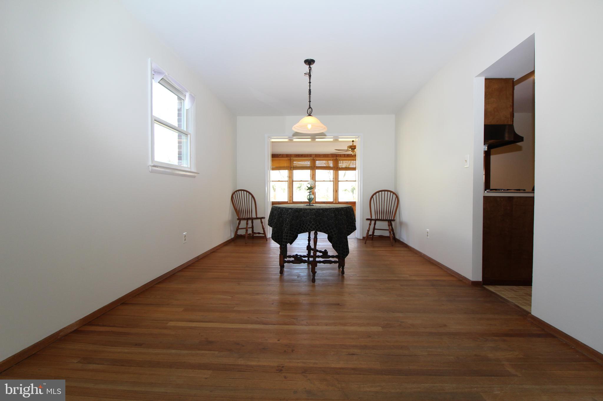 105 Woodwind Road Baltimore, MD 21228 - Photo 8 of 43 Dining Room