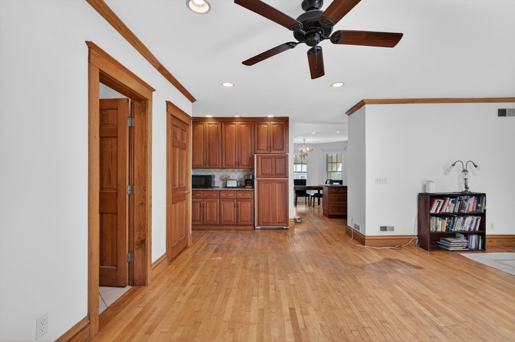 47 Millett Road Swampscott, MA 01907 - Photo 8 of 42