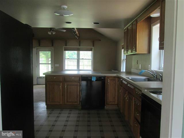 9 South 8th Street Ridgely, MD 21660 - Photo 4 of 20 Kitchen