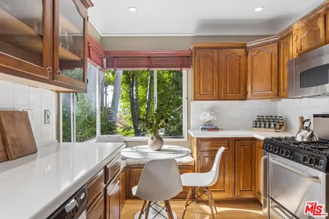 $1,899,000 | 11325 Sunshine Terrace, Studio City, CA 91604