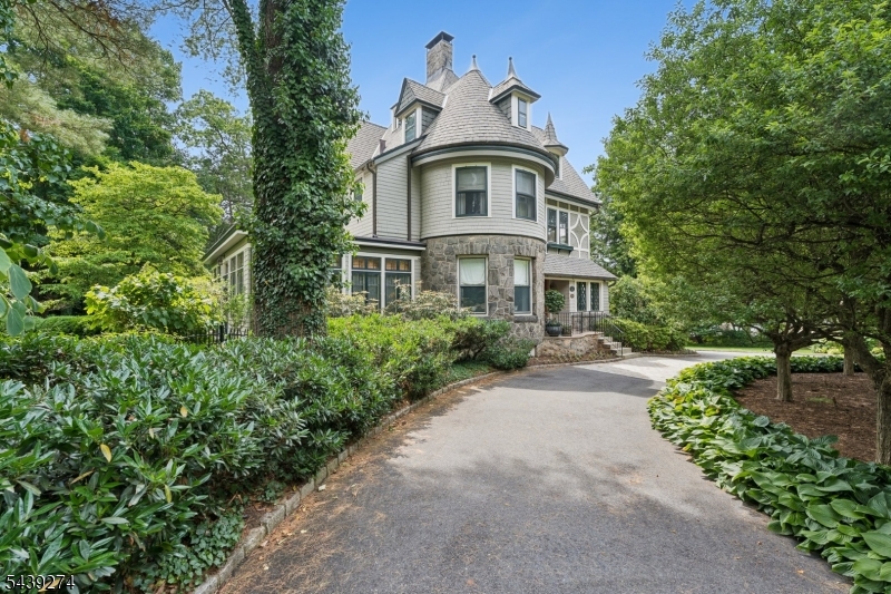 230 Springfield Avenue Summit, NJ 07901 - Photo 3 of 45