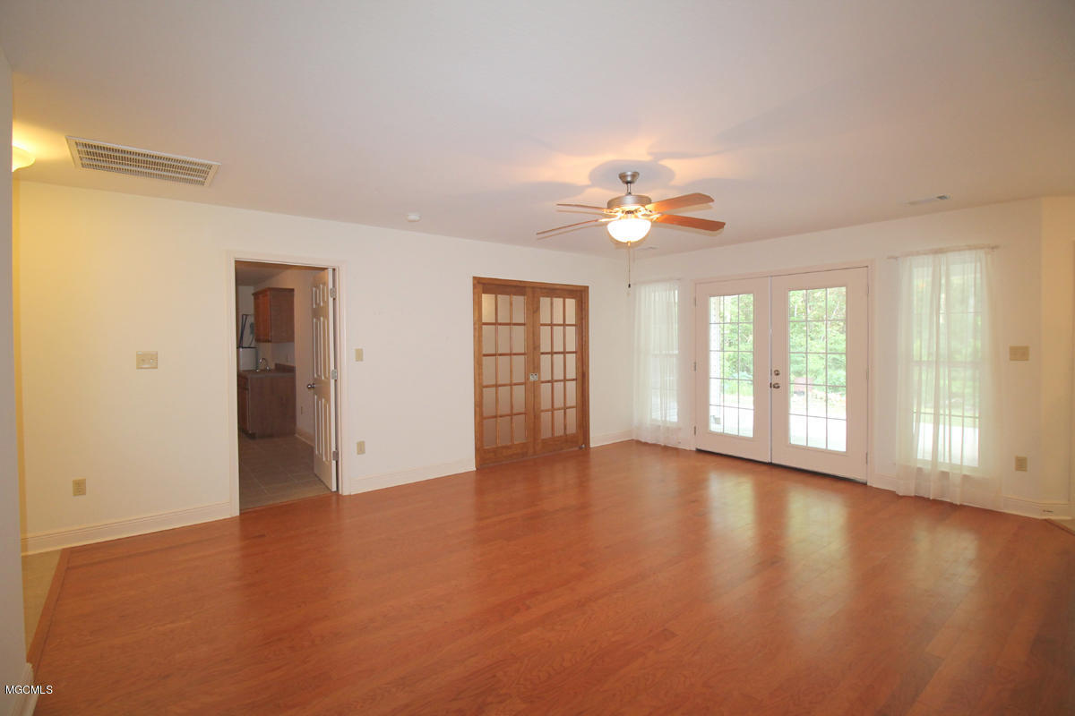 217 Billy Knight Road Lucedale, MS 39452 - Photo 5 of 36 2 (3)