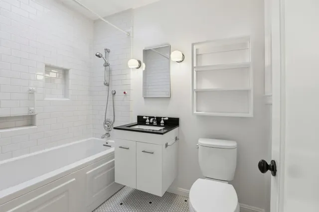 $2,100,000 | 2674 18th Avenue, San Francisco, CA 94116