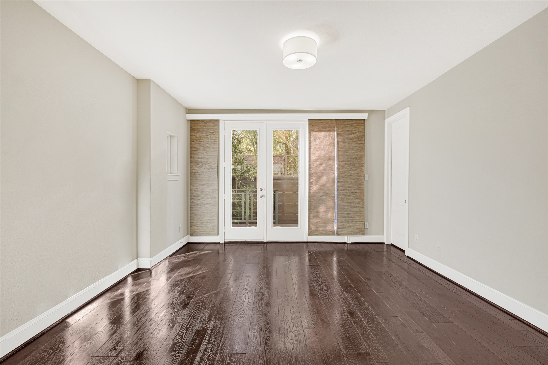 1750 West 23rd Street Houston, TX 77008 - Photo 12 of 39 First floor bedroom or office