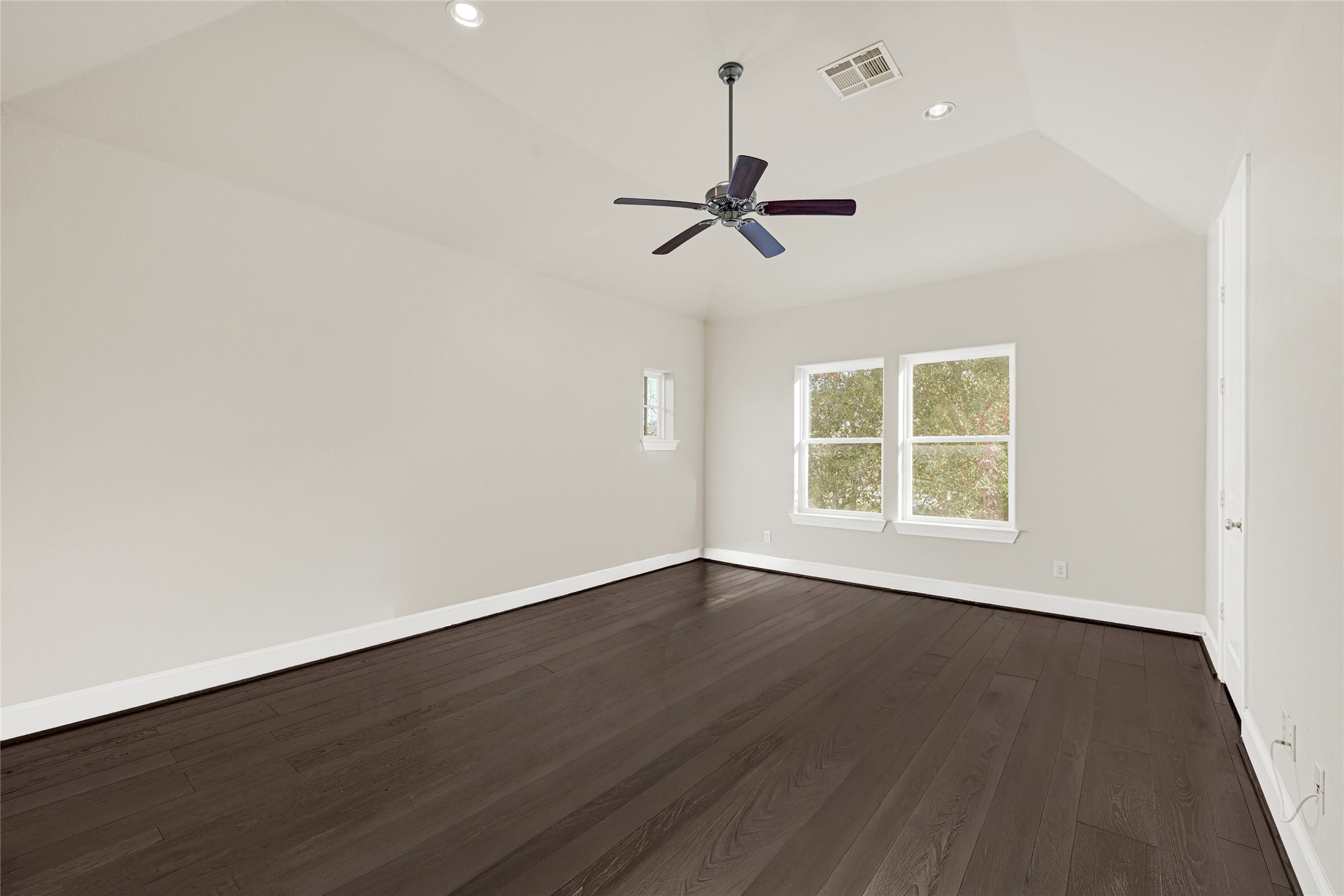 1750 West 23rd Street Houston, TX 77008 - Photo 13 of 39 Primary bedroom