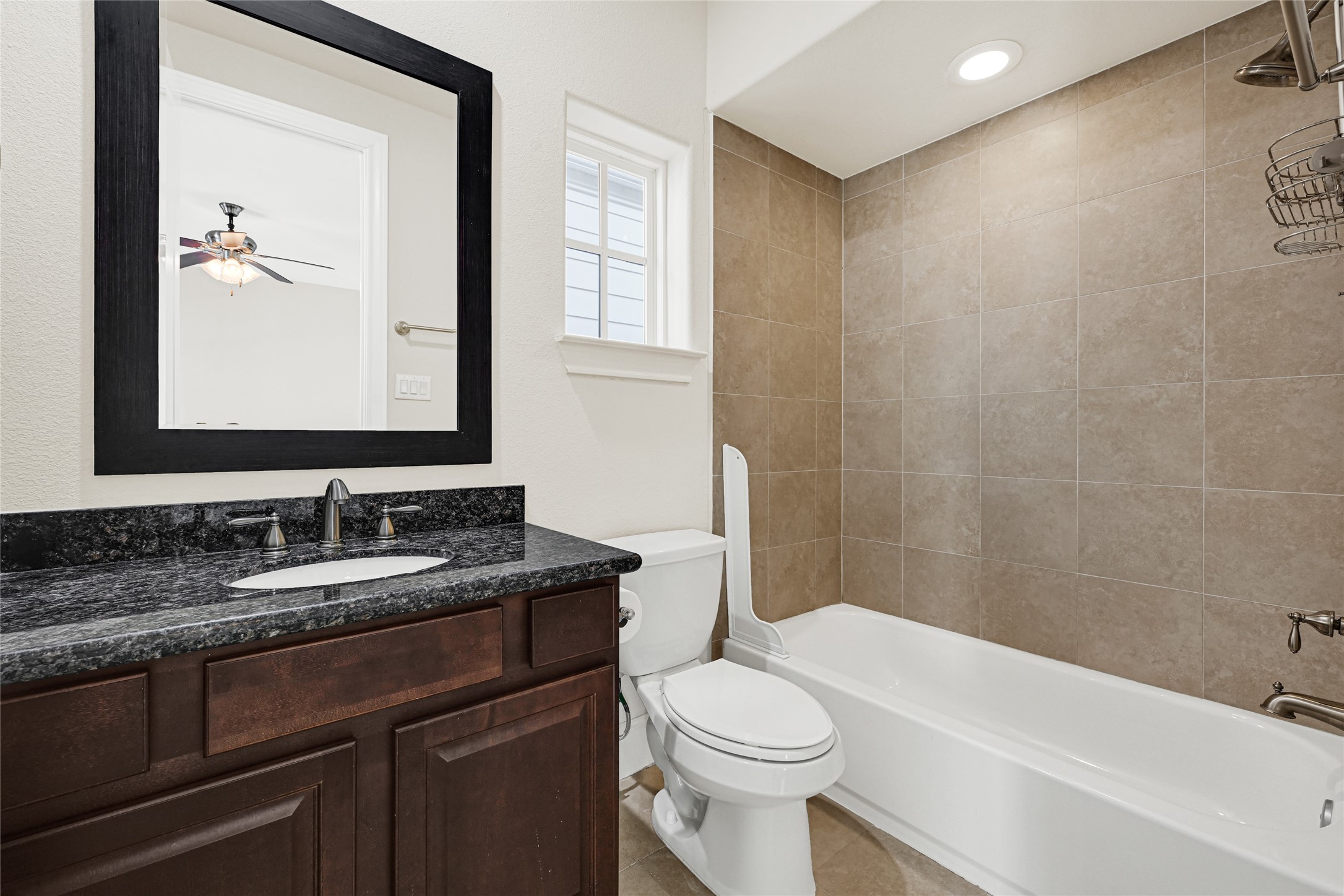 1750 West 23rd Street Houston, TX 77008 - Photo 25 of 39 Third full bath