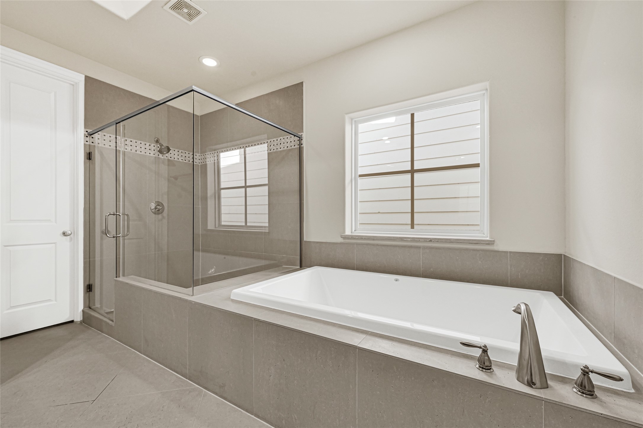 1750 West 23rd Street Houston, TX 77008 - Photo 26 of 39 Primary bathroom