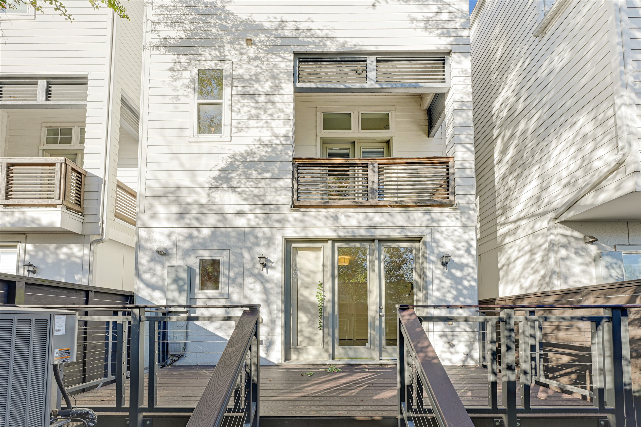 1750 West 23rd Street Houston, TX 77008 - Photo 32 of 39 Large patio