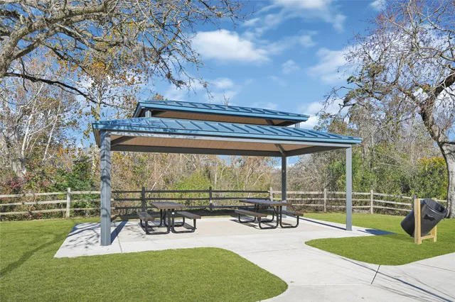 $555,000 | 1750 West 23rd Street, Houston, TX 77008