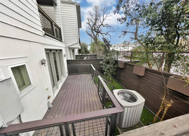 $555,000 | 1750 West 23rd Street, Houston, TX 77008