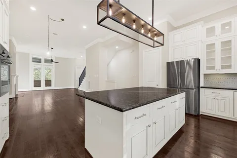 $555,000 | 1750 West 23rd Street, Houston, TX 77008