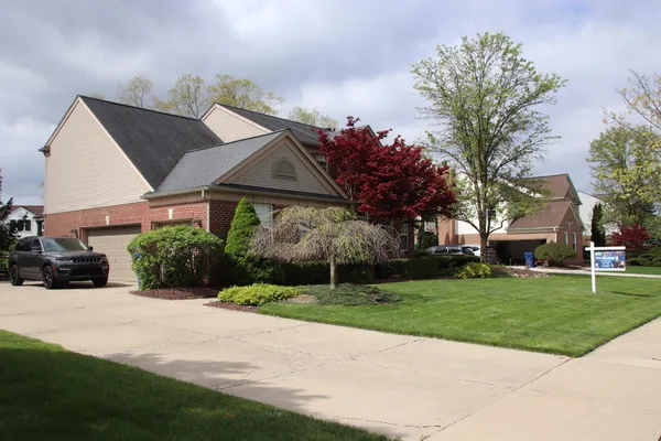 $699,900 | 48871 Manhattan Circle, Canton, MI 48188