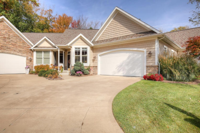 16460 Springvale Court Spring Lake, MI 49456 - Photo 2 of 44 IMG_1647