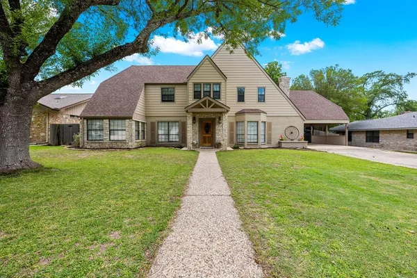 $519,000 | 211 Coronado Drive North, Kerrville, TX 78028