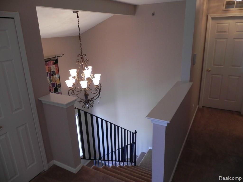 1706 Deepwood Circle Rochester, MI 48307 - Photo 13 of 38 DSCN2594.jpg