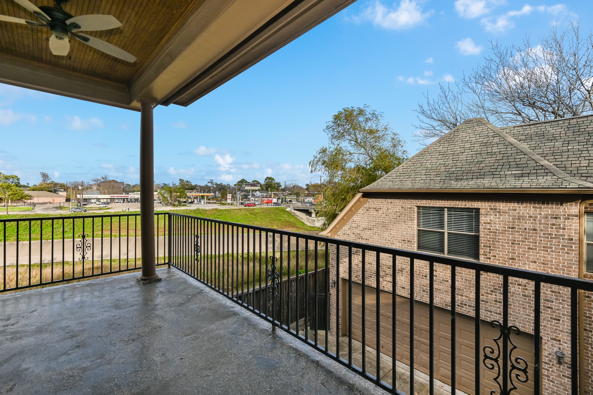 5411 Leopold Drive Houston, TX 77021 - Photo 33 of 50 a view of a balcony