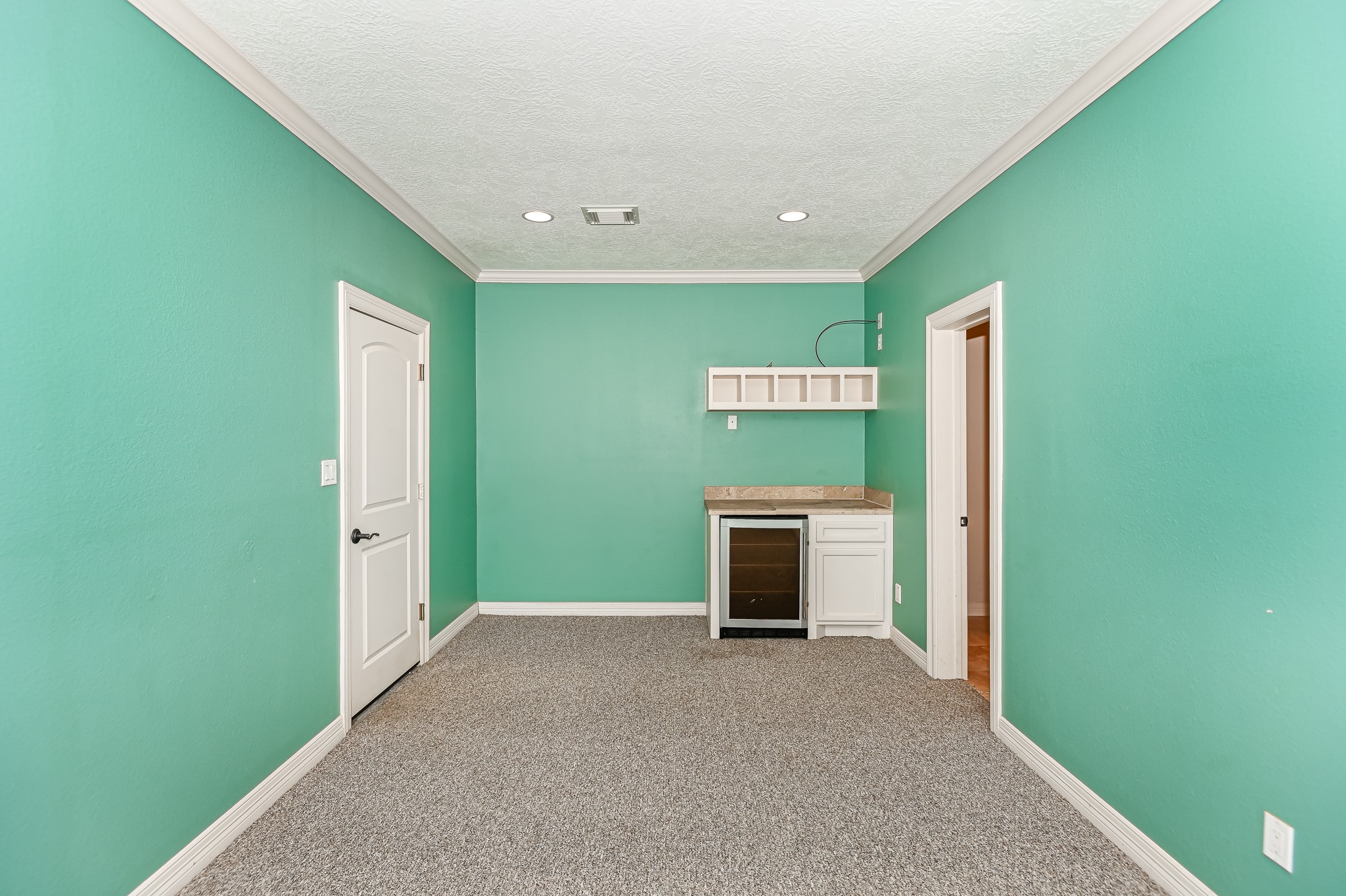 5411 Leopold Drive Houston, TX 77021 - Photo 37 of 50 a view of a big room with a mini table and a projector