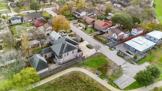 $850,000 | 5411 Leopold Drive, Houston, TX 77021