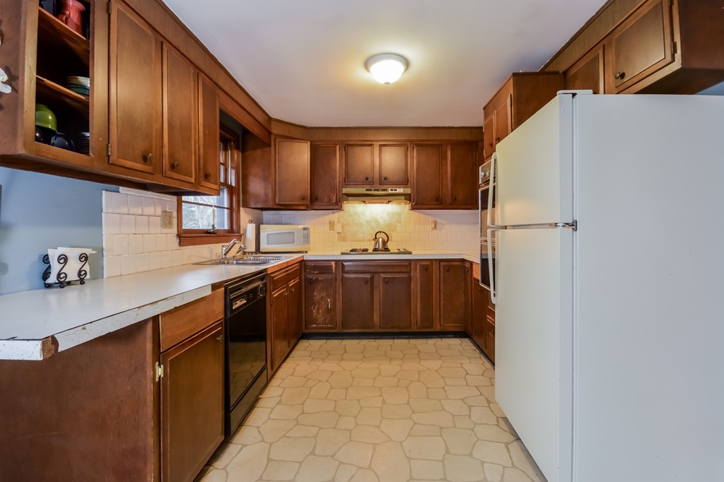 170 Williston Road Bourne, MA 02562 - Photo 11 of 28 Gallery Image 11
