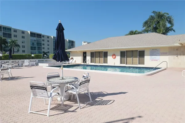 $225,900 | 101 Southeast 3rd Avenue, Unit 401, Dania Beach, FL 33004