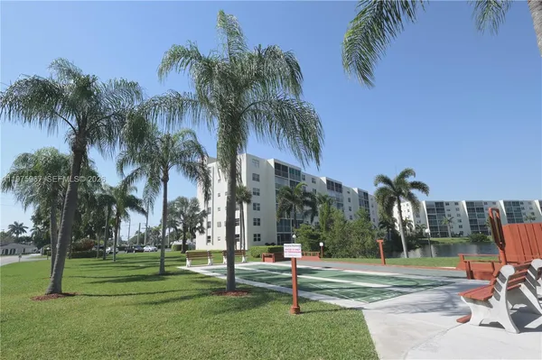 $225,900 | 101 Southeast 3rd Avenue, Unit 401, Dania Beach, FL 33004