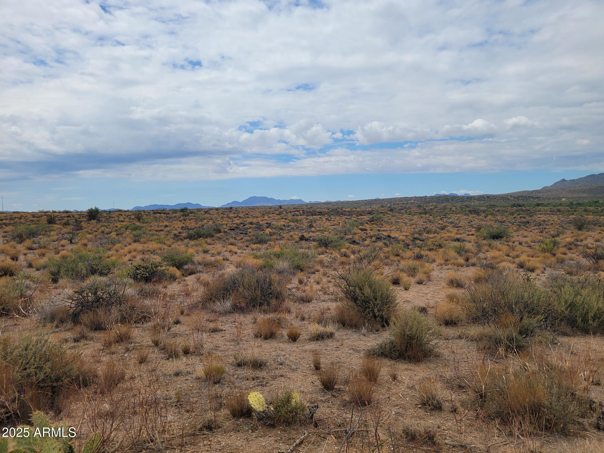 40-41 South San Peppy Road, Unit 40&41 Congress, AZ 85332 - Photo 4 of 11 a view of a sky