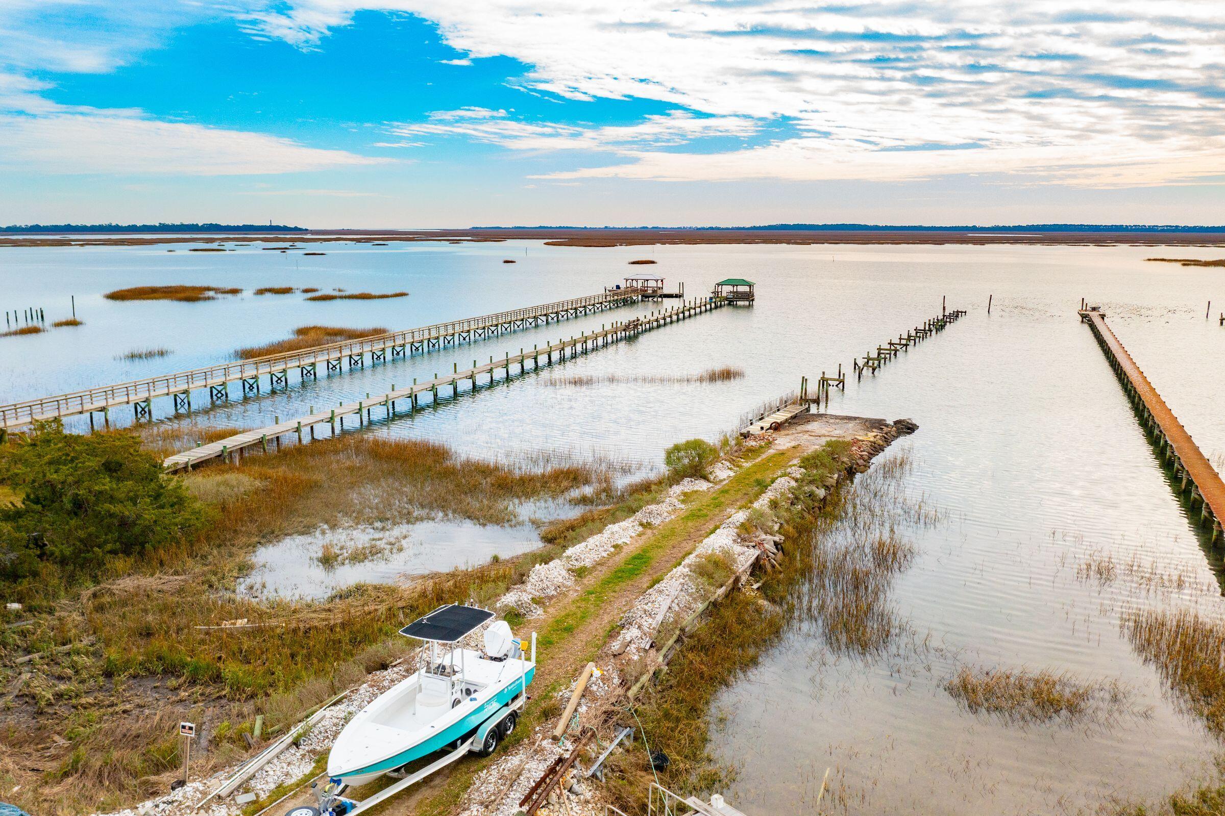 926 West Oceanview Road Charleston, SC 29412 - Photo 23 of 27 Boat Ramp
