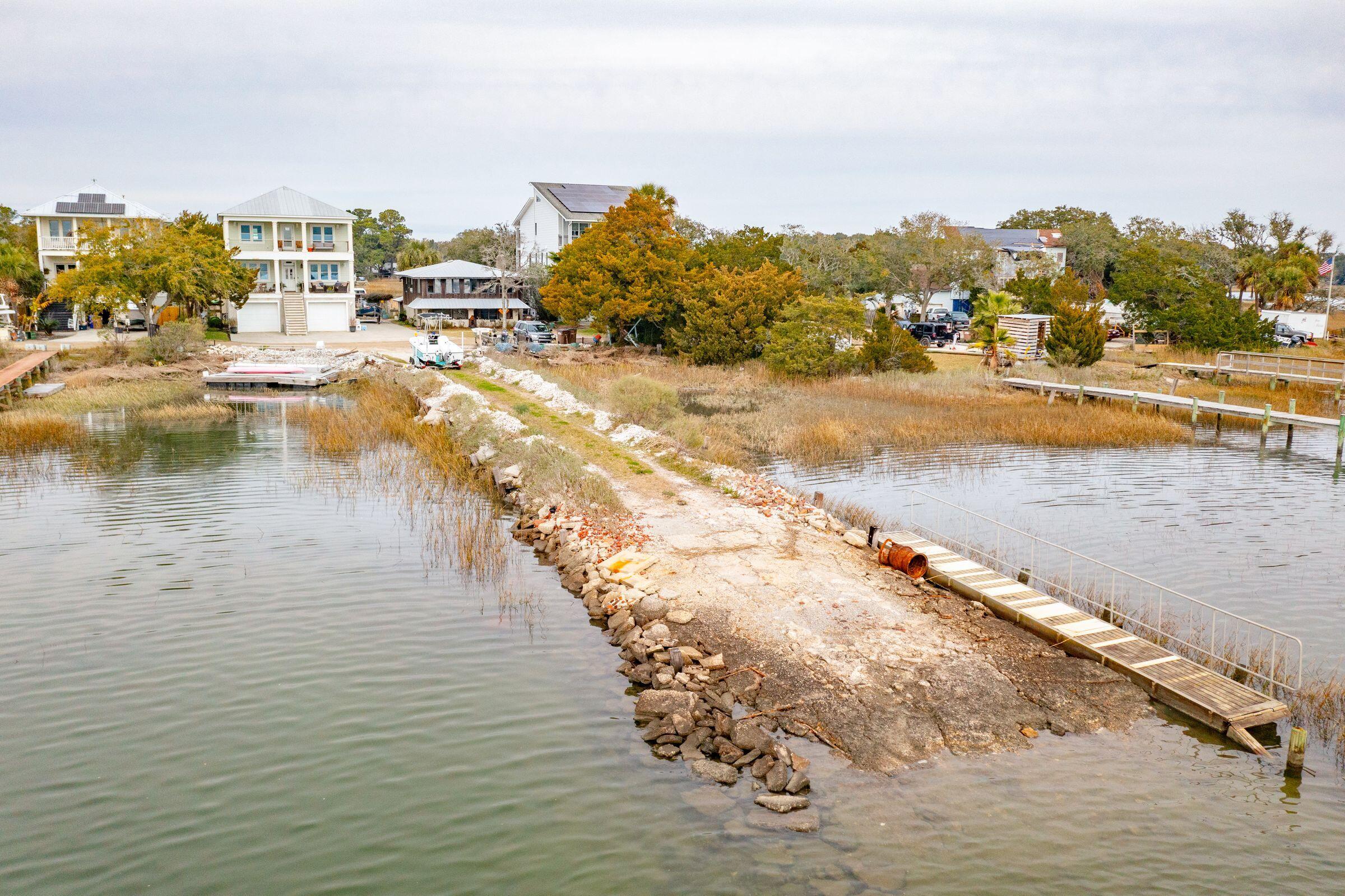 926 West Oceanview Road Charleston, SC 29412 - Photo 24 of 27 Boat Ramp