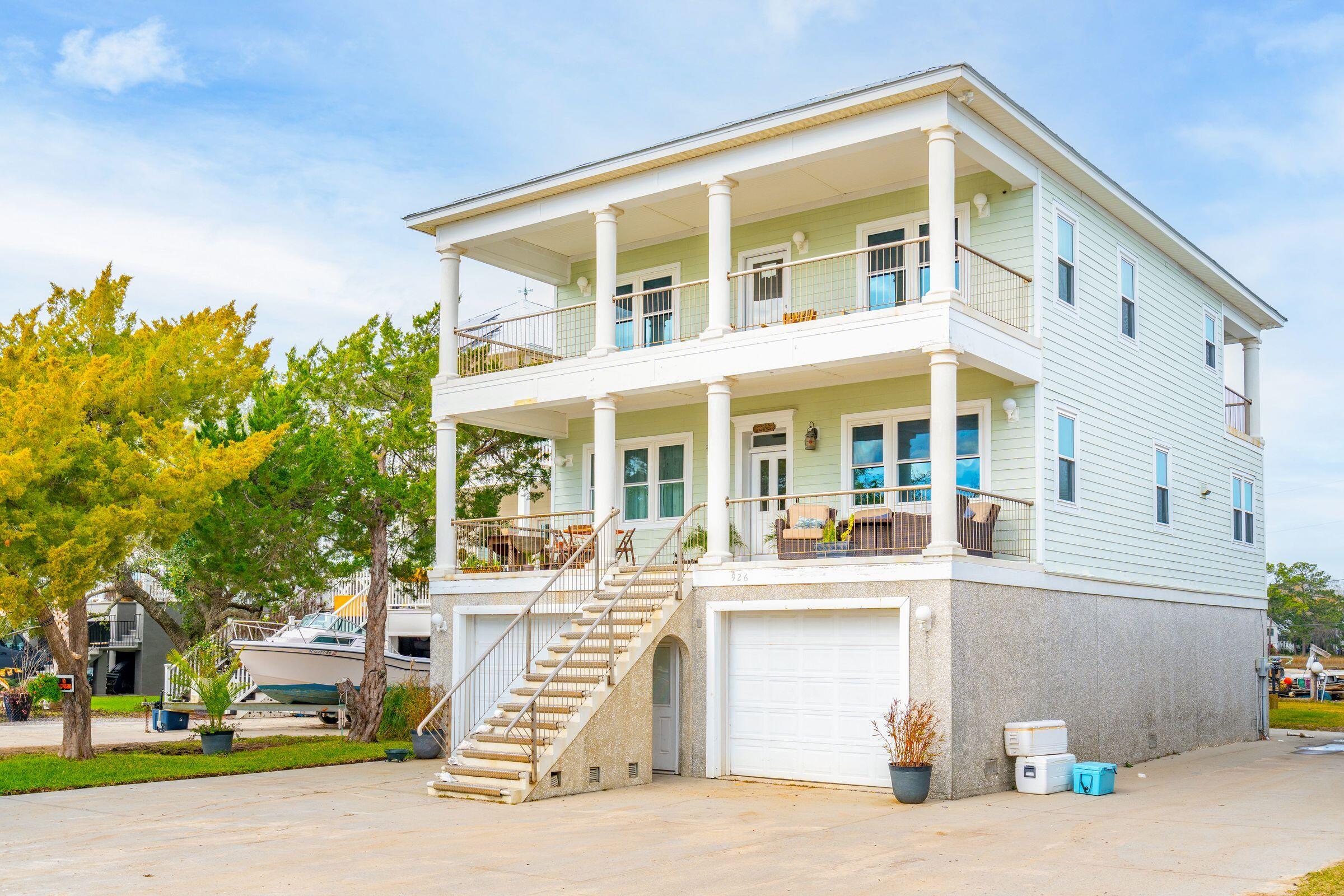 926 West Oceanview Road Charleston, SC 29412 - Photo 4 of 27 Front and Side View