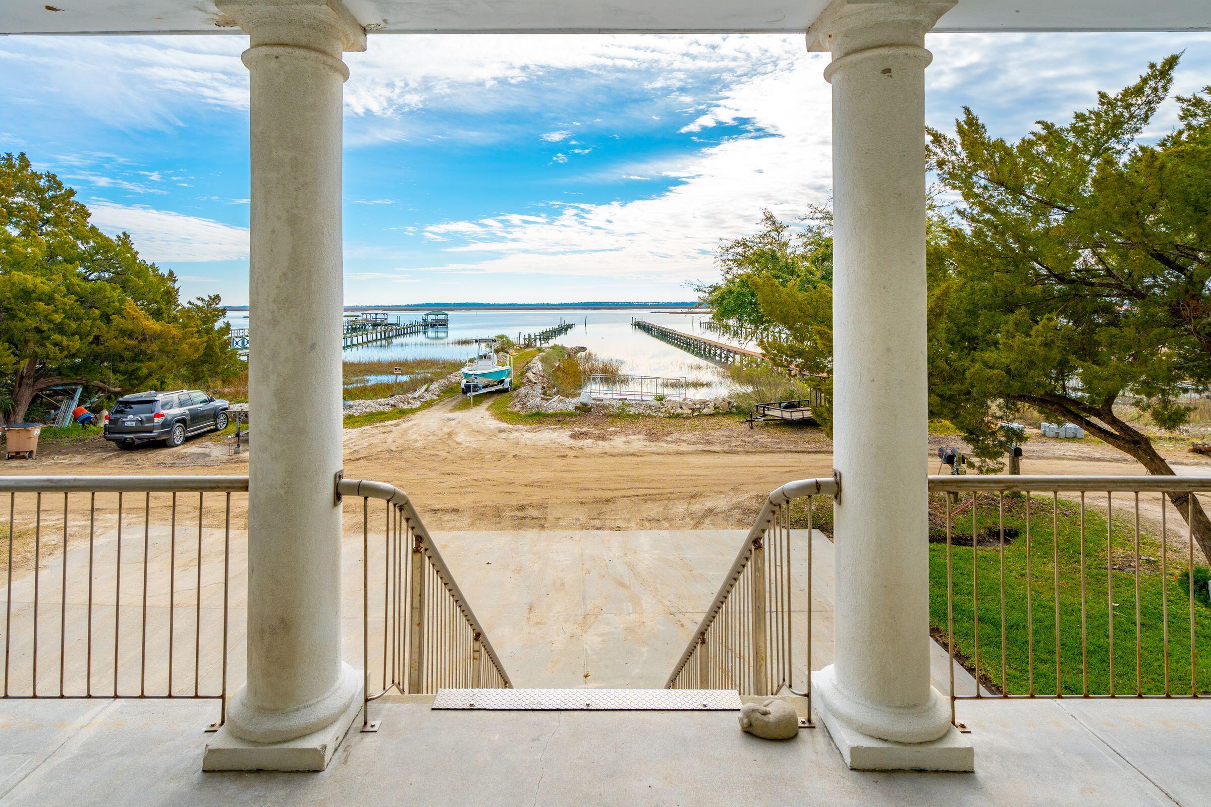 926 West Oceanview Road Charleston, SC 29412 - Photo 7 of 27 Front Yard Views