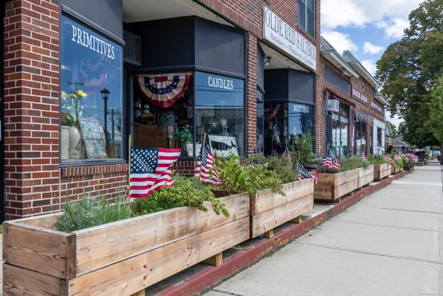 $2,950 | 3 Jo Anne Street, East Lyme, CT 06357