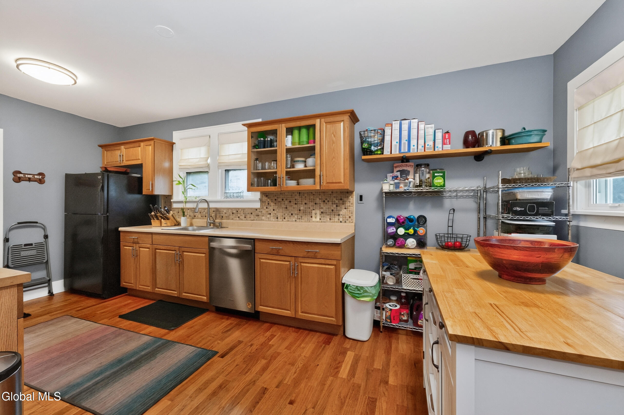806 Curry Road Rotterdam, NY 12306 - Photo 10 of 39 2 Kitchen 2