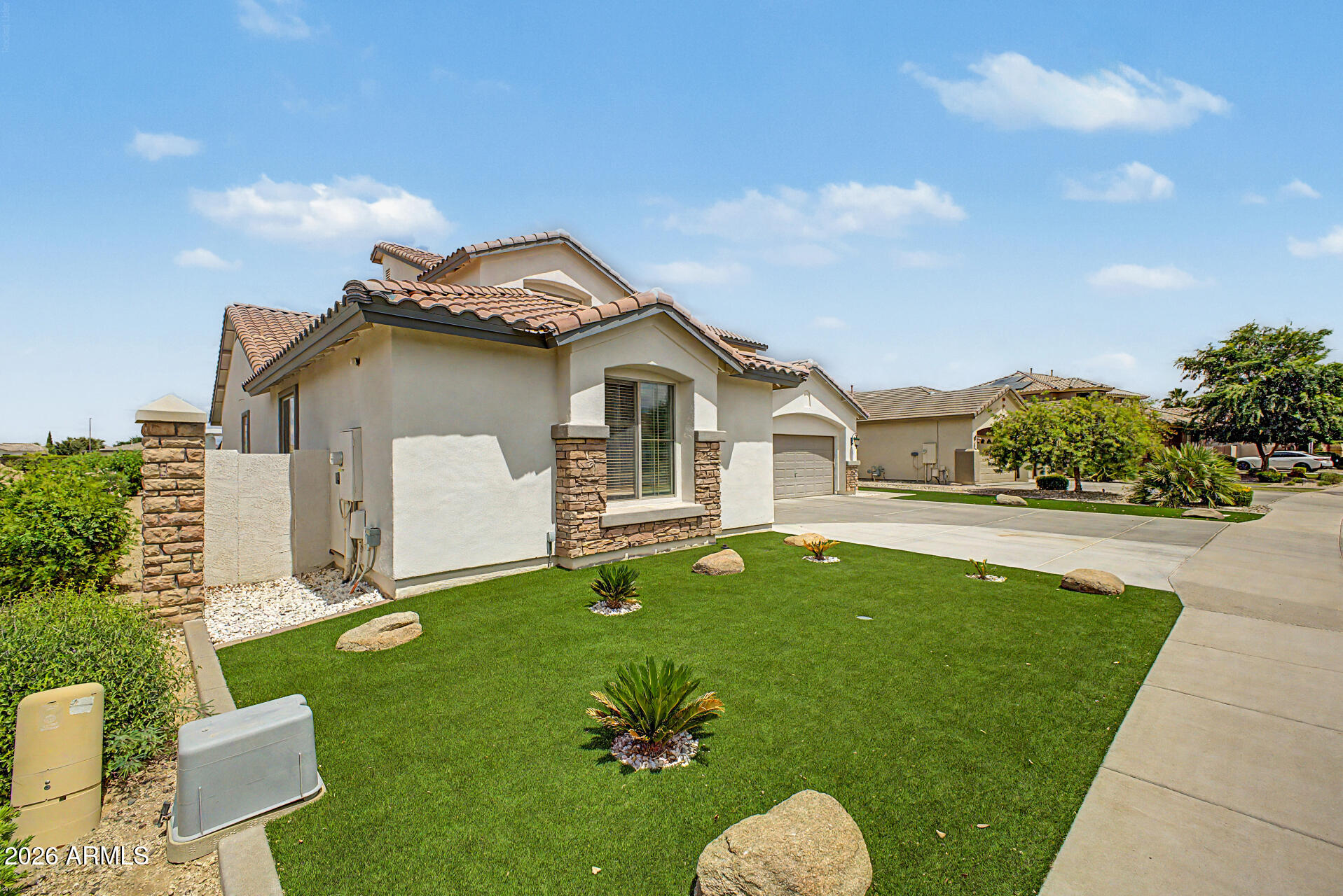 6745 Rachael Way Gilbert, AZ 85298 - Photo 2 of 69 6 - Rachael