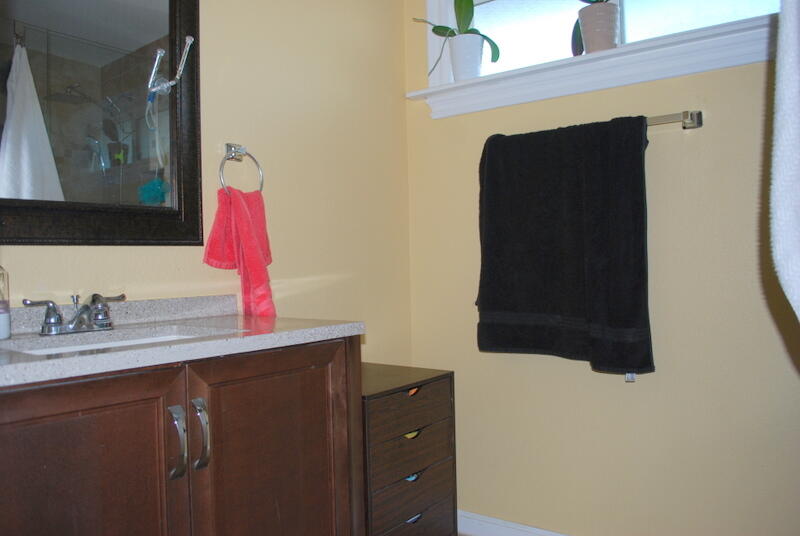 44561 Windsor Drive Indio, CA 92201 - Photo 14 of 22 a bathroom with a sink and a mirror