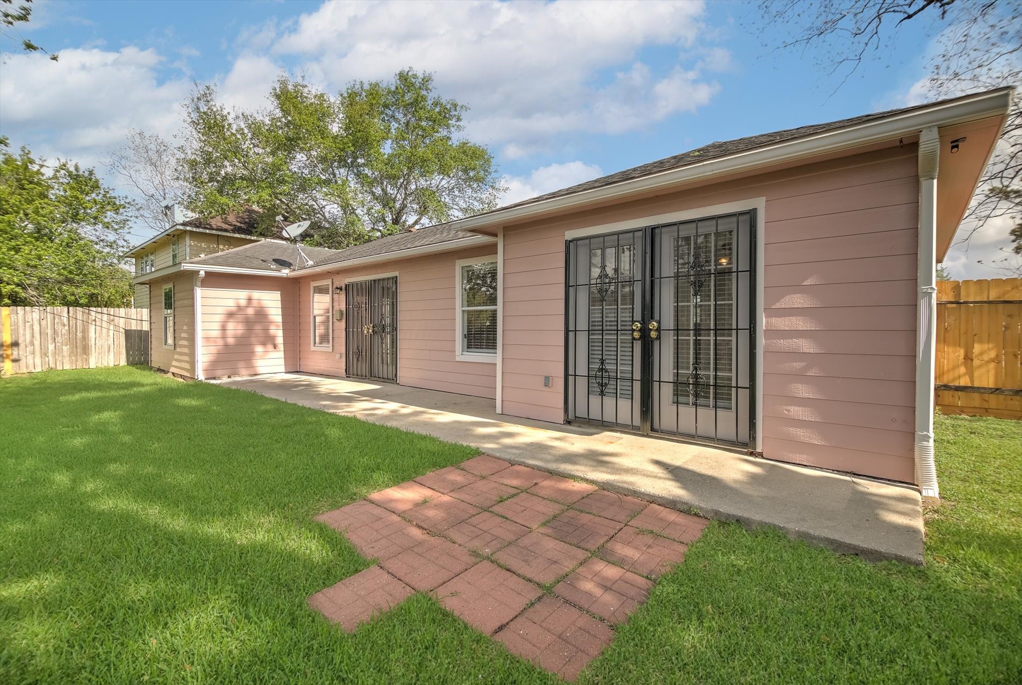 5418 Pershing Street Houston, TX 77033 - Photo 33 of 36