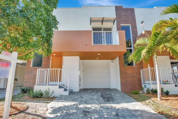 $3,100 | 1106 South 20th Avenue, Hollywood, FL 33020