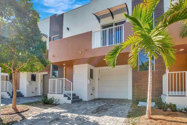 $3,100 | 1106 South 20th Avenue, Hollywood, FL 33020