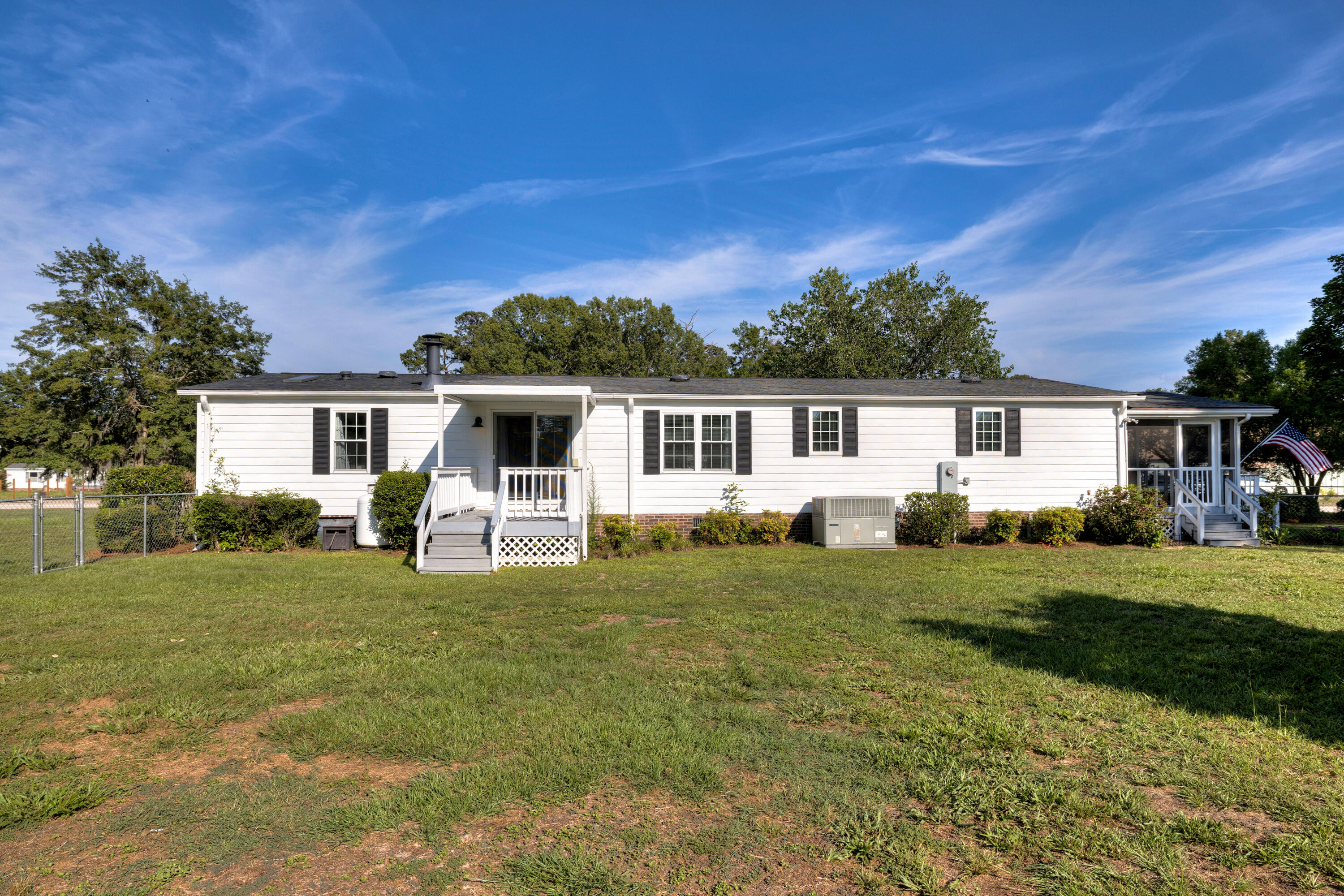 1294 Pond View Road Manning, SC 29102 - Photo 12 of 59