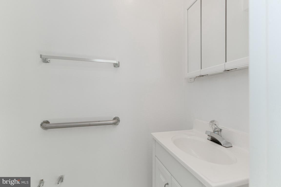 12174 Sanibel Court Reston, VA 20191 - Photo 18 of 22