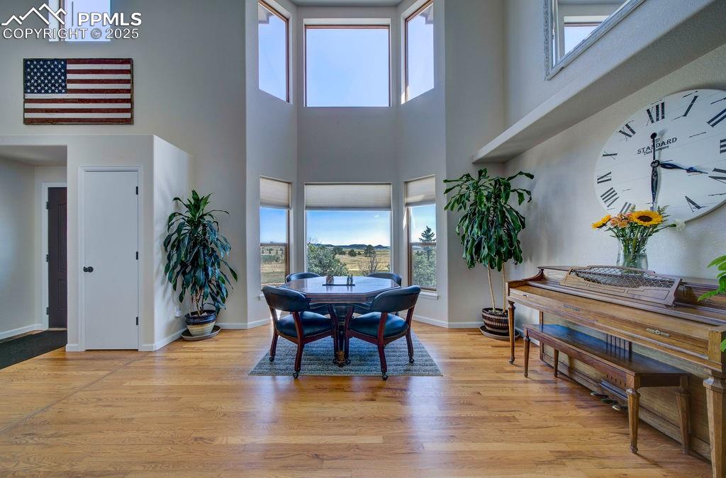 14650 Eastonville Road Elbert, CO 80106 - Photo 7 of 44 a living room with furniture a potted plant and a table