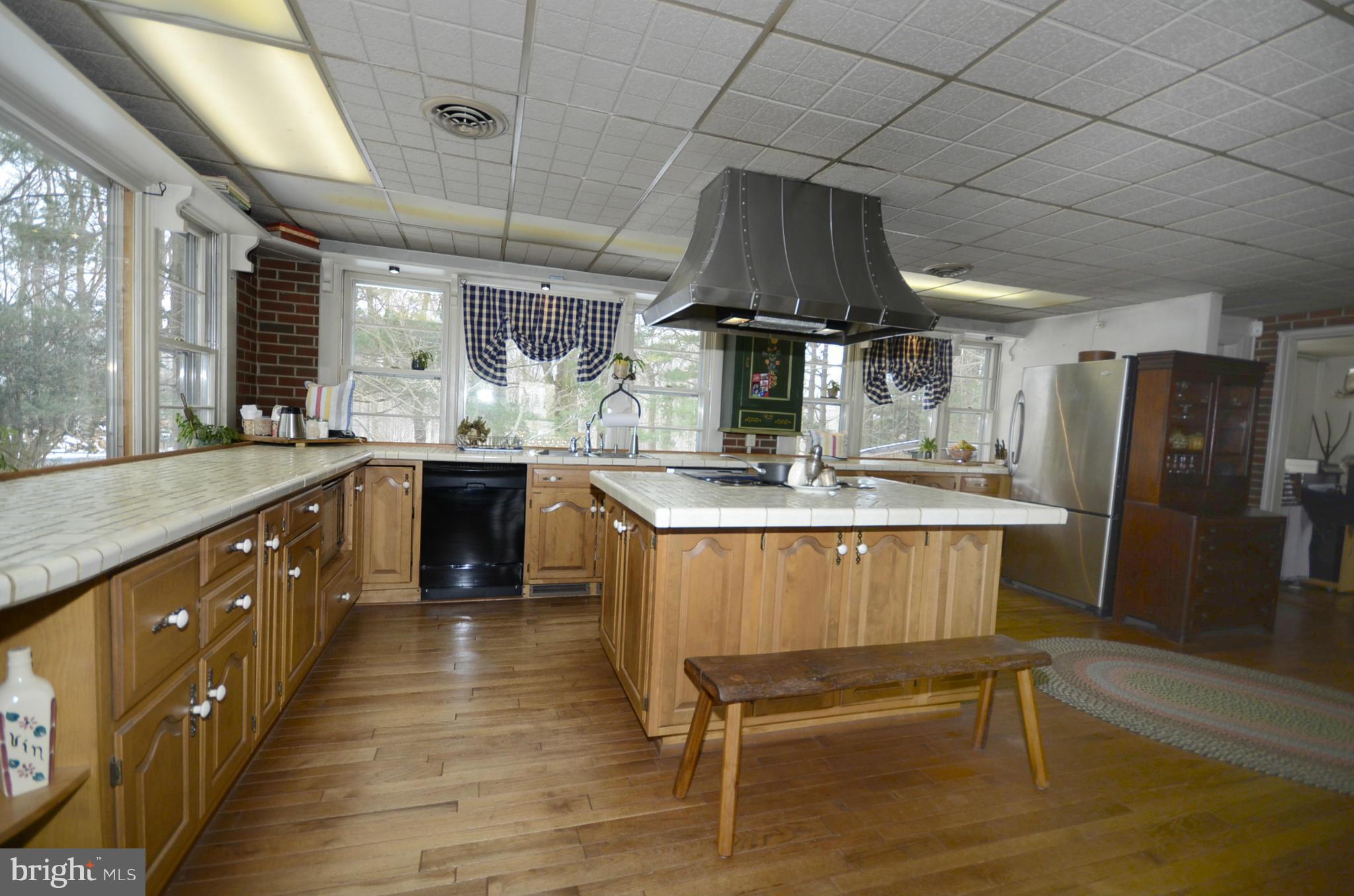 16800 Batchellors Forest Road Olney, MD 20832 - Photo 2 of 23 Kitchen