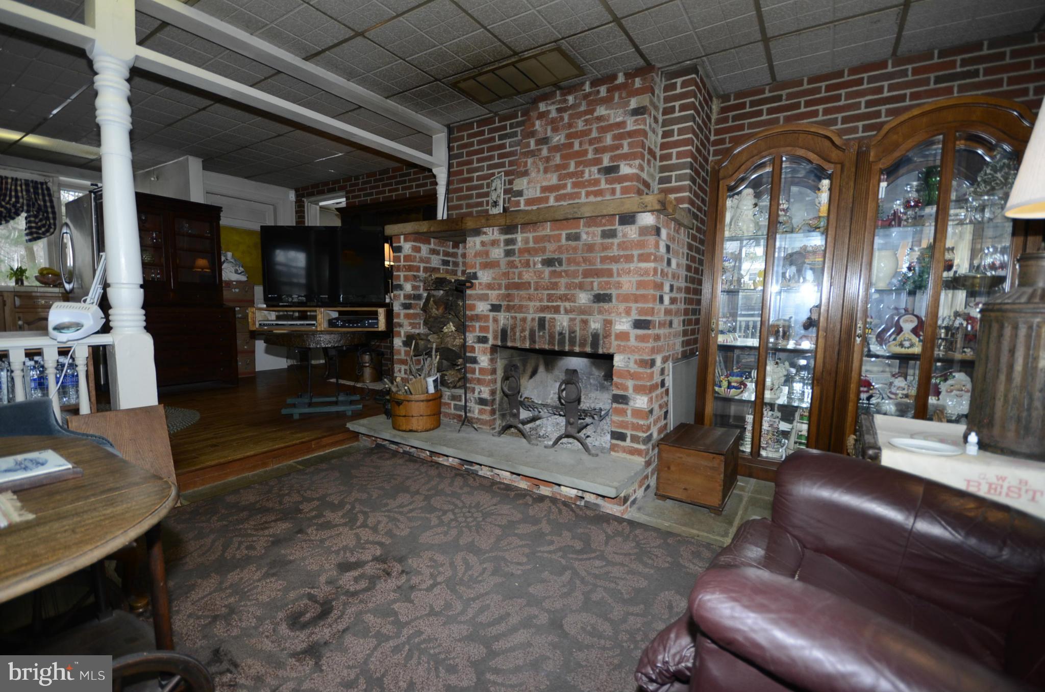 16800 Batchellors Forest Road Olney, MD 20832 - Photo 5 of 23 Family Room