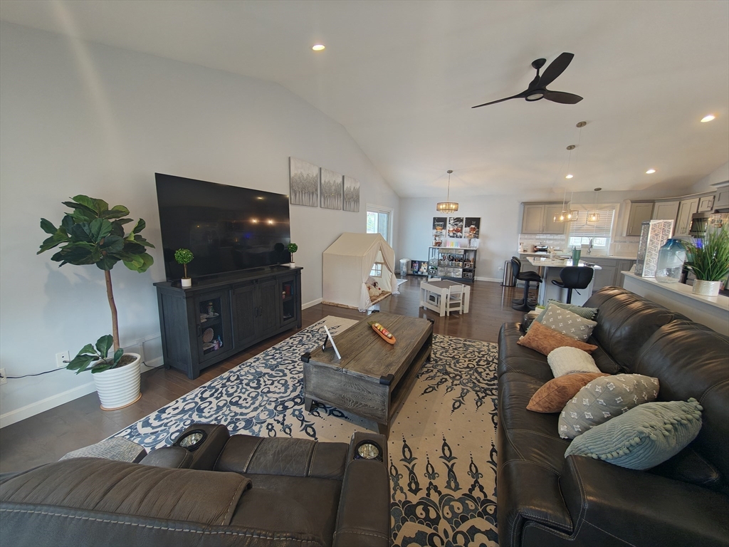 100 Bailey Street Fall River, MA 02724 - Photo 8 of 42