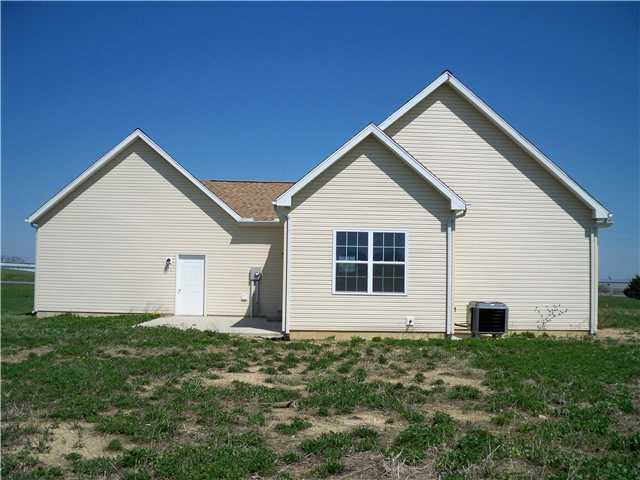 2267 Robinson Road Southeast Washington Court House, OH 43160 - Photo 2 of 7