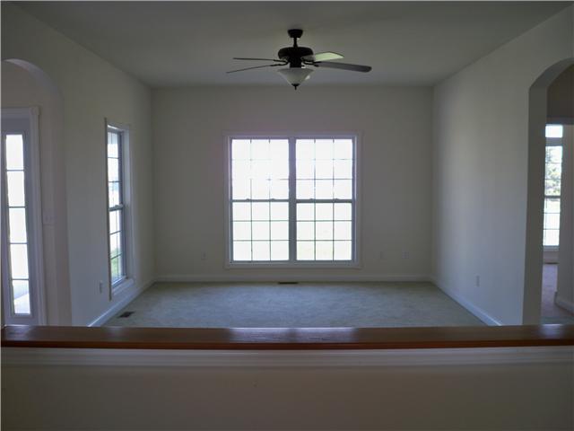 2267 Robinson Road Southeast Washington Court House, OH 43160 - Photo 4 of 7